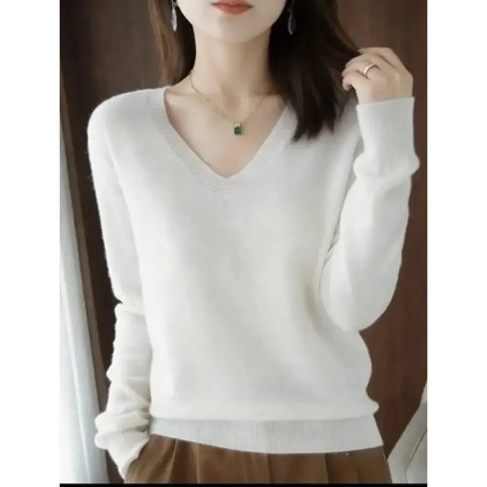 100% Cashmere Minimal Cassic Timeless Preppy V-neck Pullover Sweater. Med New.